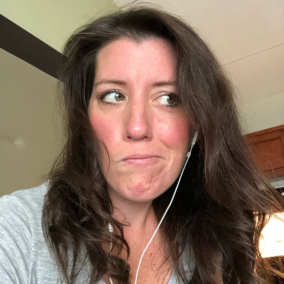 Meet your Posher, Erin - Picture 1 of 1